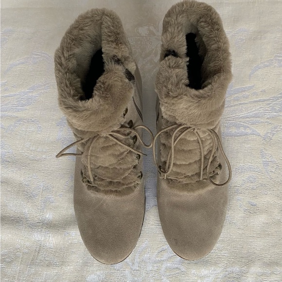 Blondo Rachael Waterproof Boots 9 - Picture 5 of 13